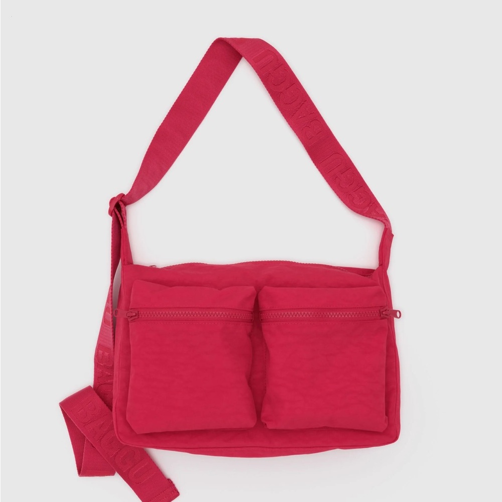BAGGU Medium Cargo Crossbody in Candy Apple Red